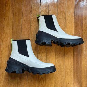 8.5 white sorel Brex platform chelsea boot, $120